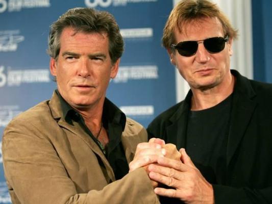 Întâlnire de zile mari! Liam Neeson şi Pierce Brosnan vor juca împreună, într-un film de Crăciun