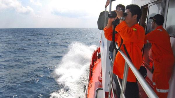 S-a mutat din nou zona de căutare a avionului dispărut