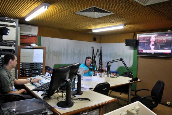 Românii ar putea scăpa de taxa Radio-TV