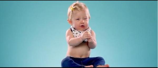 Reacţiile copiilor când gustă, pentru prima oară, lămâie!