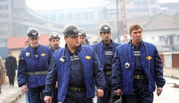 ALERTĂ la mina Petrila! Cărbunele dintr-un abataj s-a AUTOAPRINS