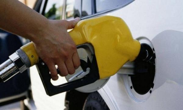 Carburanţii se ieftinesc în această noapte!