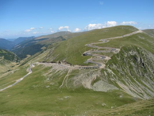 Transalpina, cea mai spectaculoasă şosea din România, va fi redeschisă! Iată când