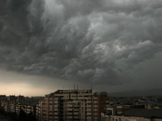 AVERTIZARE METEO de furtuni! Iată zonele vizate