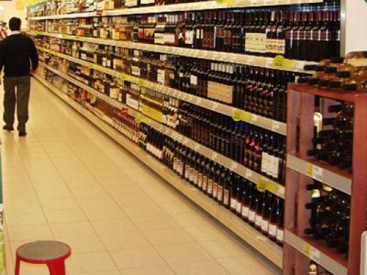 O consumi frecvent fără să ştii cât e de periculoasă! Iată ce băutură îţi afectează sănătatea