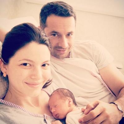 Zi importantă pentru Anca Lungu, prezentatoarea Observatorului de Weekend! În sfârşit, şi-a dus fetiţa acasă