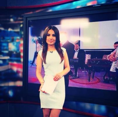 FOTO! Andreea Joiţa, aşa cum nu aţi mai văzut-o! Cu ie şi flori în păr