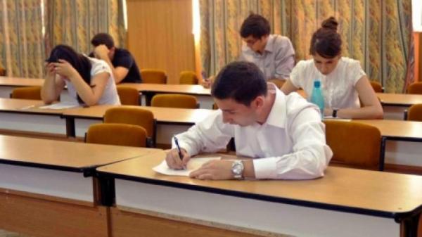 Evaluarea națională: 70 la sută dintre elevi au obținut medii peste nota 5