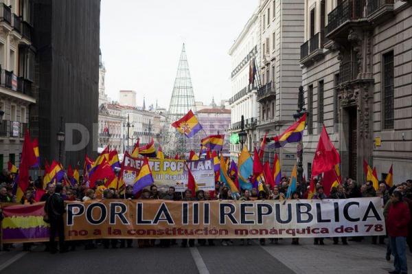 Nebunie în Spania! Opozanții monarhiei au ieșit în stradă!