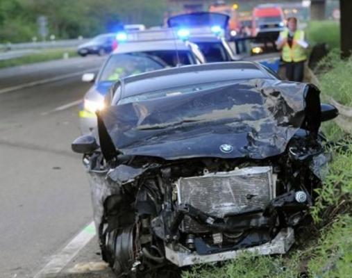 Miracol pe autostrada! O fetiţă a supravieţuit unui grav accident