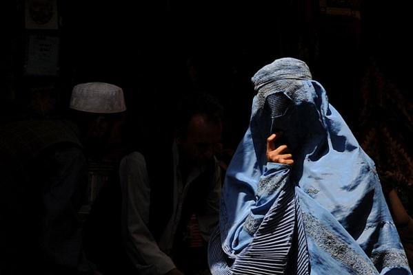 Caz ÎNFIORĂTOR! Copilă de 10 ani, CONDAMNATĂ LA MOARTE după ce a fost VIOLATĂ!