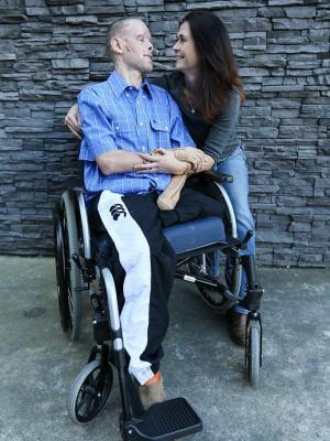 A rămas DESFIGURAT după un accident, dar crede că aceea a fost cea mai fericită zi din viaţa lui!