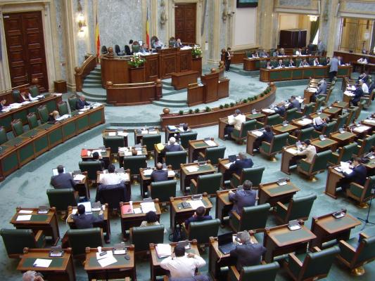 Senatul, convocat în sesiune extraordinară pentru 18 august