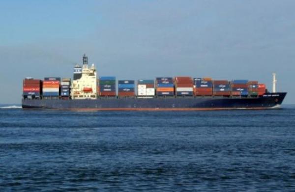 Treizeci şi cinci de persoane, inclusiv un mort, descoperite într-un container