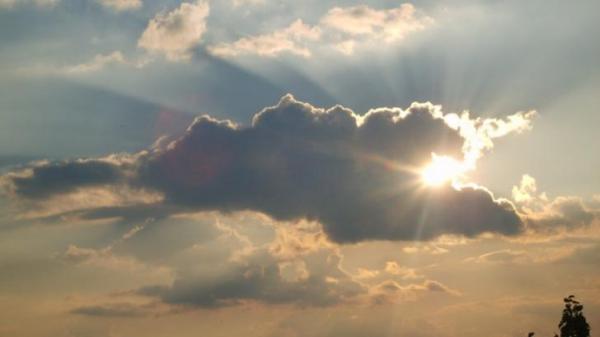 Nu scăpăm de călduri! PROGNOZA METEO pentru marţi şi miercuri