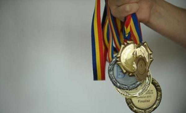 România, medalie de AUR şi trei de ARGINT la Olimpiada Balcanică de Informatică