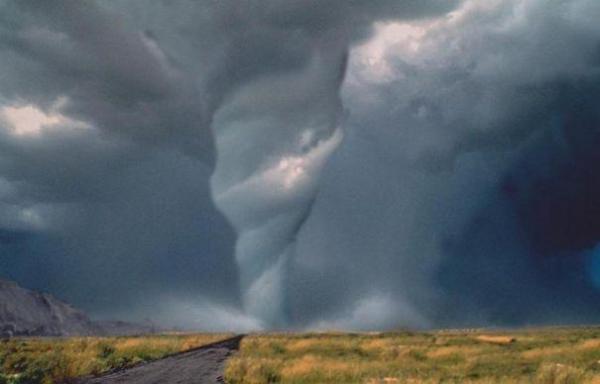 APOCALIPSA se apropie?! Atenţionarea METEOROLOGILOR te lasă mască