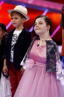 Lorelai, o fetiță născută fără brațe și femururi, demonstrează că poate fi “Next Star”