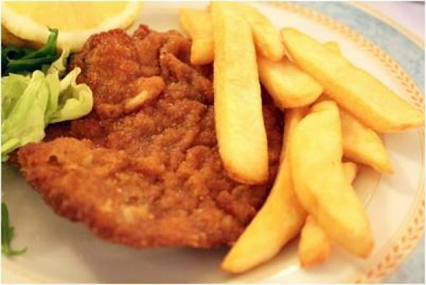 Medicii atrag atenţia! Carnea combinată cu cartofii, un real pericol