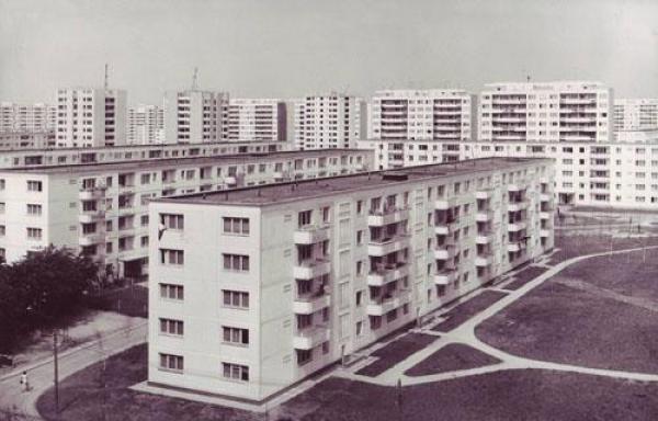 Cartierul BERCENI - amor, război și-un... sat