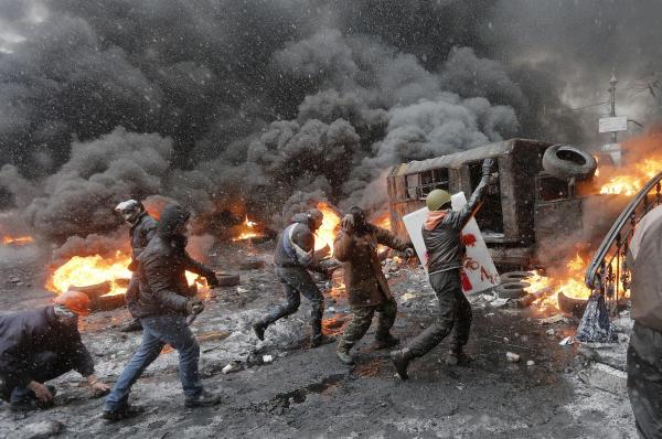 Violențele continuă în Ucraina. Nouă morți și 24 de răniți