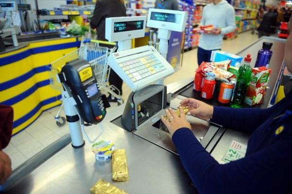 Guvern: Persoana care nu primeşte bon fiscal să sune la Serviciul 112 sau să cheme ANAF