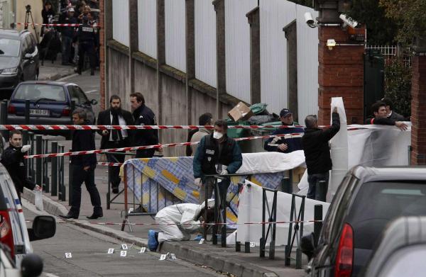 Atacatorii au anunțat că sunt membri Al Qaida!