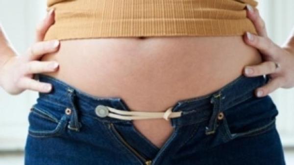 Nu te-ai fi gândit că e atât de simplu:  cum scapi  de de balonare şi gaze intestinale în 60 DE SECUNDE