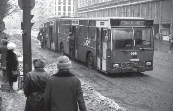 Cel mai SÂNGEROS atac TERORIST din România! Zeci de români, ţinuţi ostatici într-un autobuz