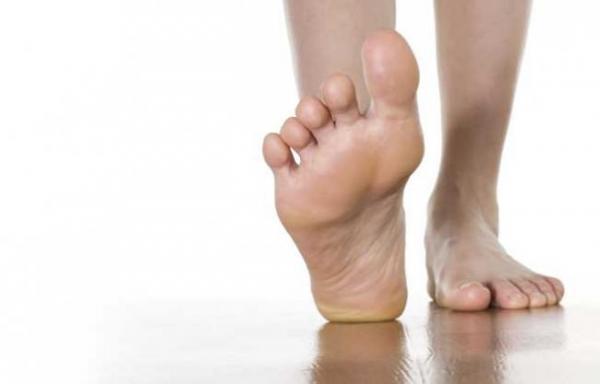 Uită-te cu atenţie la picioarele tale! Dacă ai acest SEMN înseamnă că suferi de o boală gravă