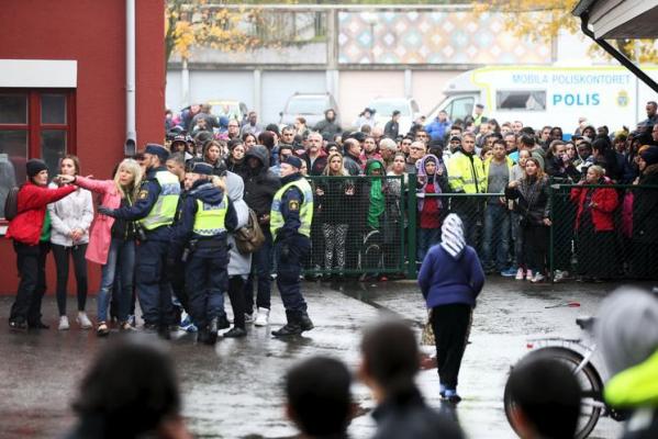 Suedia: Autorul atacului murit. Bărbatul avea convingeri rasiste