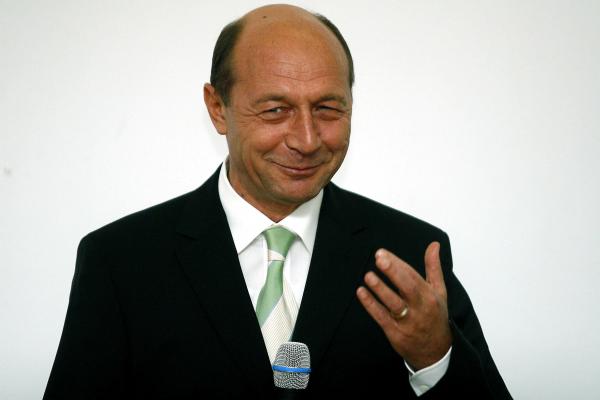 Traian Băsescu a fost ales președinte al formațiunii Mișcarea Populară