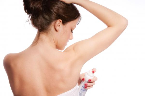 Fă-ţi DEODORANT singur acasă! E mai simplu şi mai IEFTIN decât îţi închipui