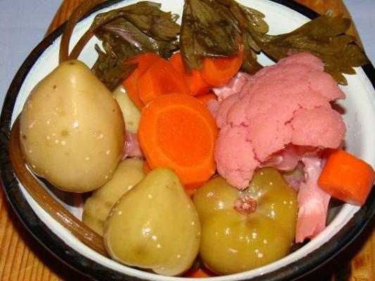 Reţeta CELOR MAI ISCUSITE GOSPODINE SĂSOAICE. Cum prepară CELE MAI GUSTOASE MURĂTURI