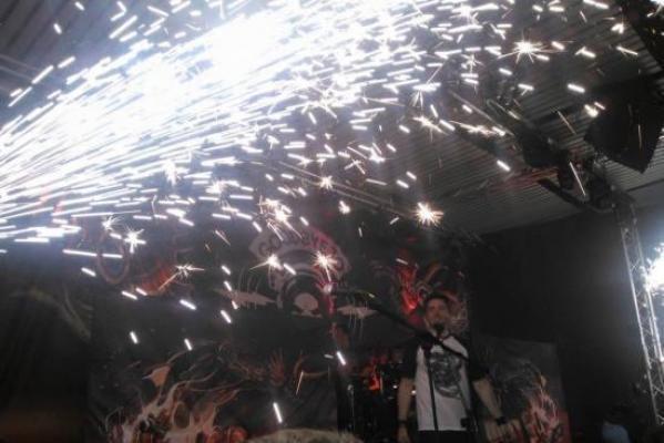 COLECTIV! Au preferat varianta ieftină așa că totul a luat foc