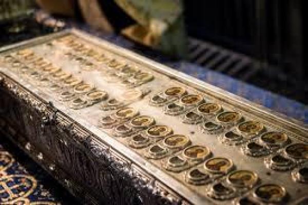 ARDEALUL se roagă: Rugăciune la Brâul Maicii Domului pentru cei afectați de incendiul din București