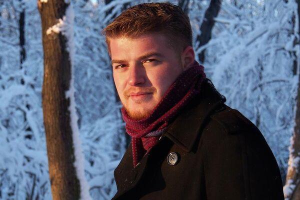 Altar în Brăila, în Piaţa Independenţei, pentru una dintre victimele din clubul Colectiv