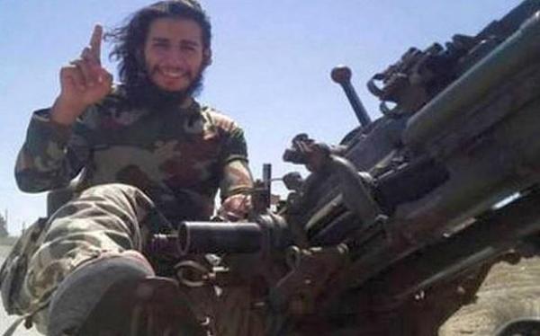 Atentatele din Paris: Organizatorul Abdelhamid Abaaoud a revenit "la locul crimei" şi plănuia un atentat sinucigaş