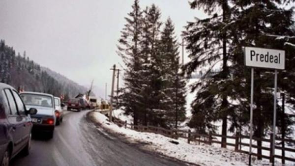 Staţiunile montane, pline de turişti! E aglomeraţie mare şi pe DN1