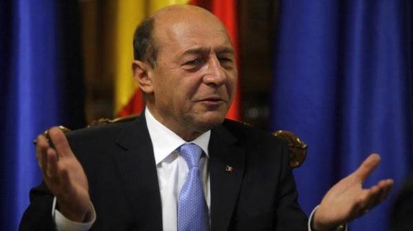 Băsescu: "Tineretul are nevoie de cluburi; Guvernul să găsească soluții, nu să le închidă!"