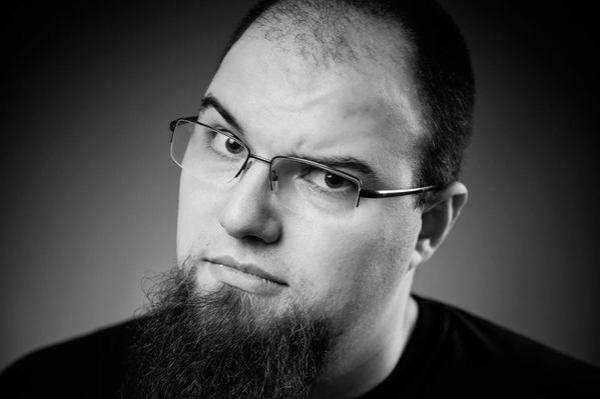 Alexandru Chelba s-a stins astăzi, în ciuda tuturor eforturilor disperate. Era pasionat de fotografie și... Batman