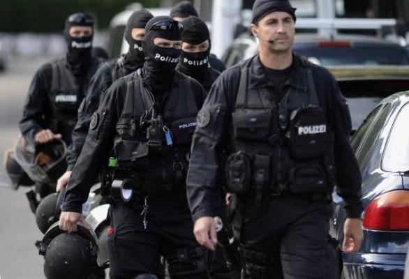 ALERTĂ în Elveţia: Doi sirieni au fost arestaţi la Geneva, în maşina lor fiind găsite urme de explozibili