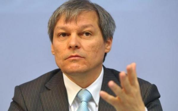 Cioloş, şedinţă informală cu miniştrii. Se discută priorităţile pe ministere