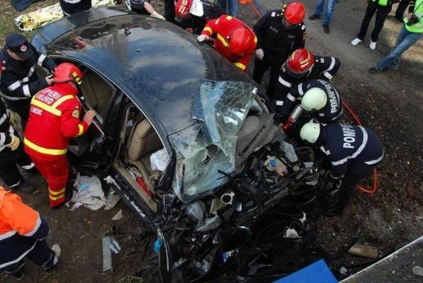 Accident grav, tragedie în Ajunul Crăciunului. Un dascăl a murit, iar un preot este în stare gravă