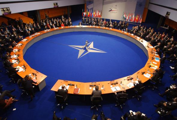NATO ar fi dispusă să ofere 'asistență' unui viitor guvern de uniune națională