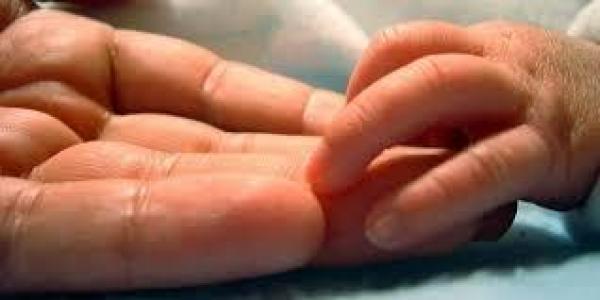 Concediul paternal se prelungeşte de la cinci la zece zile lucrătoare