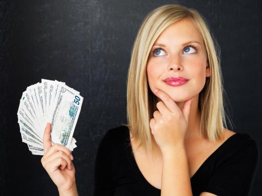 Află cât de MATERIALISTĂ este în funcţie de ZODIE!