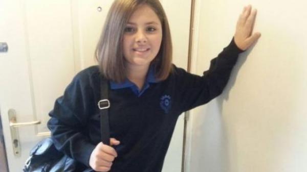 Părinții s-au gândit că este însărcinată, însă doctorii le-au dat o VESTE ȘOCANTĂ