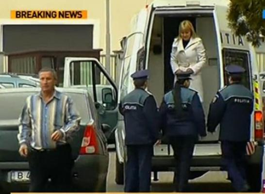 Elena Udrea, adusă la DNA! Se cere arestarea ei şi în dosarul "Gala Bute"