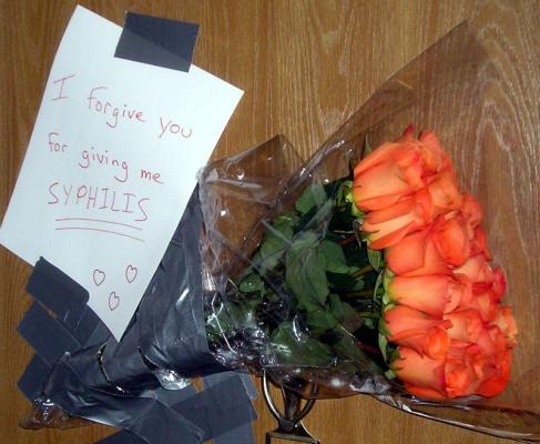 Cel mai BOLNAV mesaj trimis ÎNTR-UN BUCHET DE FLORI!